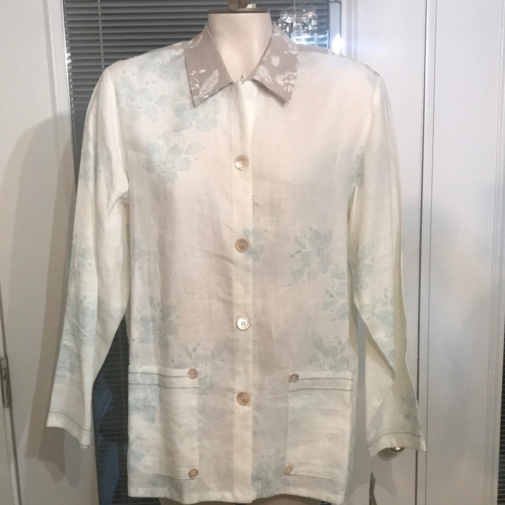 White and Blue Notched Collar Button Down Shirt